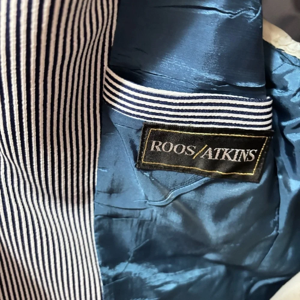 Roos Atkins Classic Blue and White Striped Blazer for Men size 39